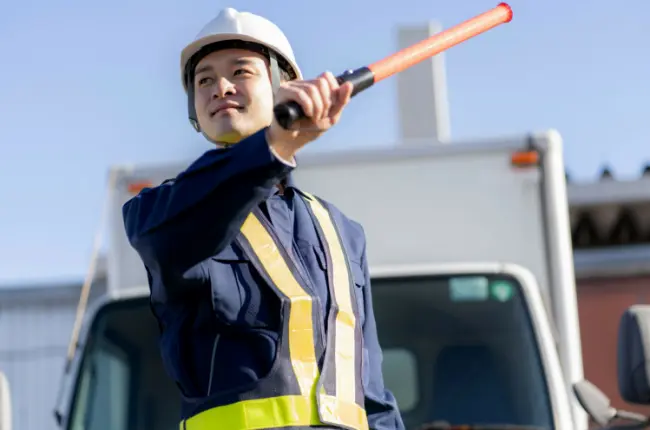 木曾路はすべて山の中である。